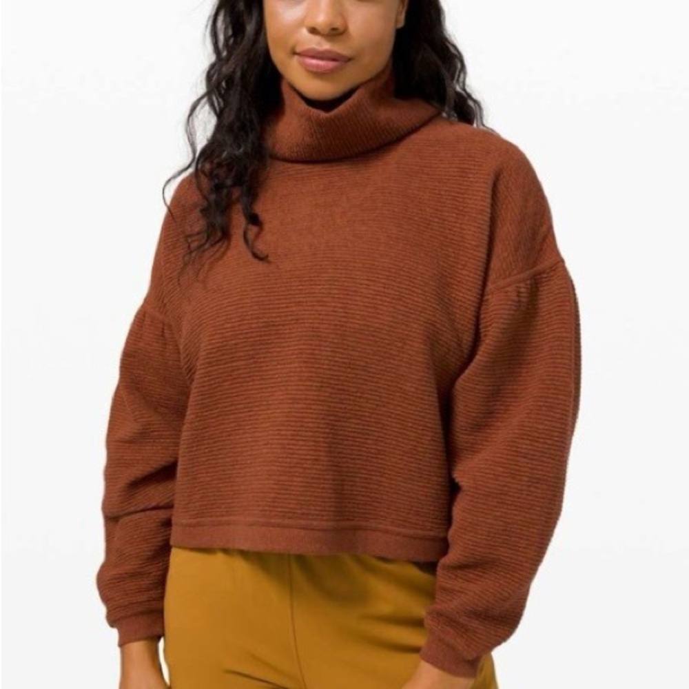 Women’s Lululemon Peaceful Moments Pullover size XS/S